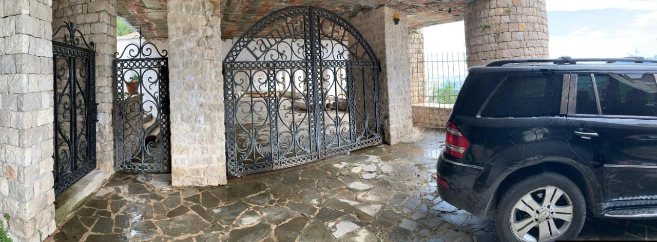 Celaj “the Castle” Villa Krujë